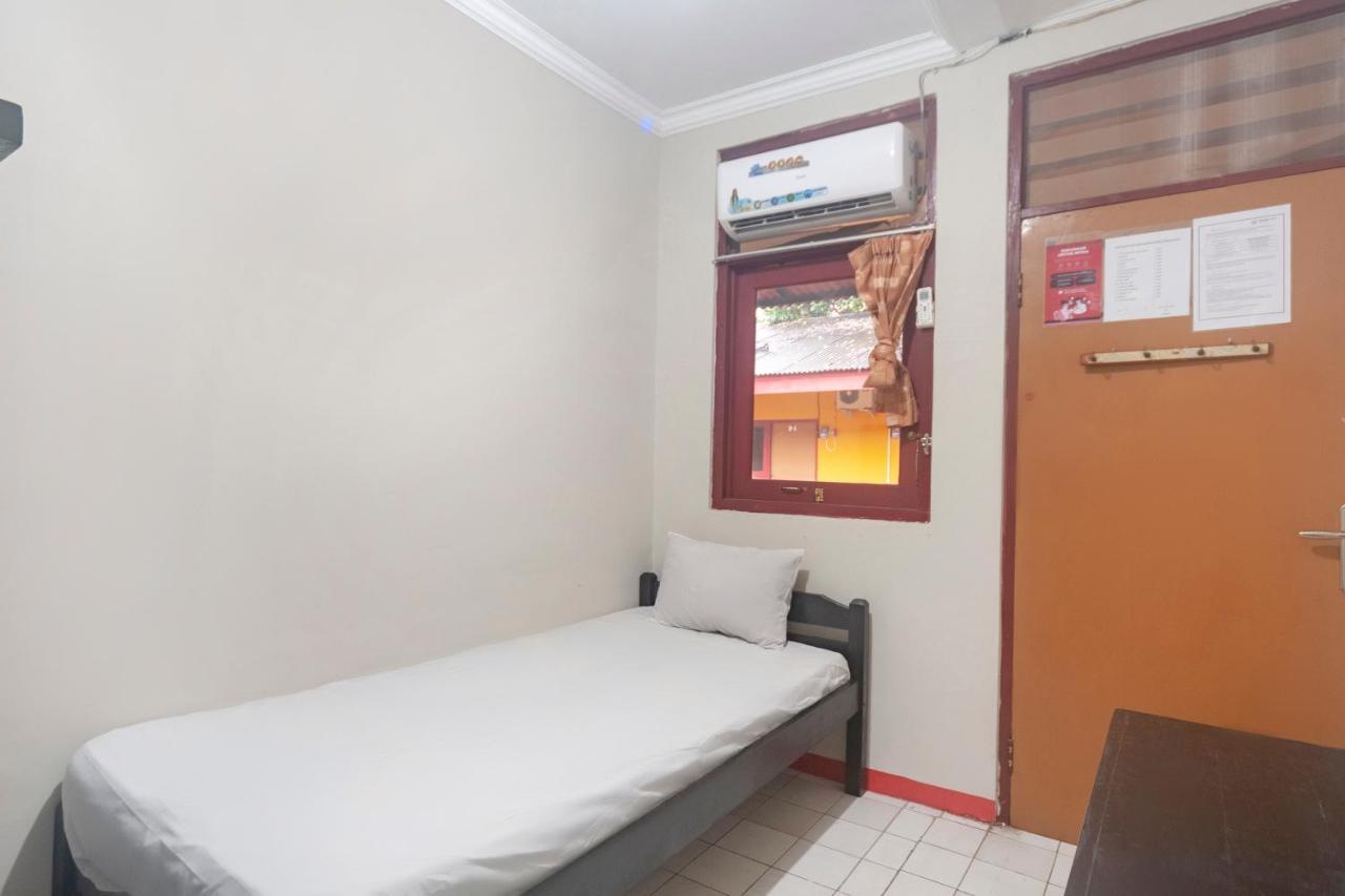 Oyo Life 3034 Taman Melati Hotel Depok Exterior foto