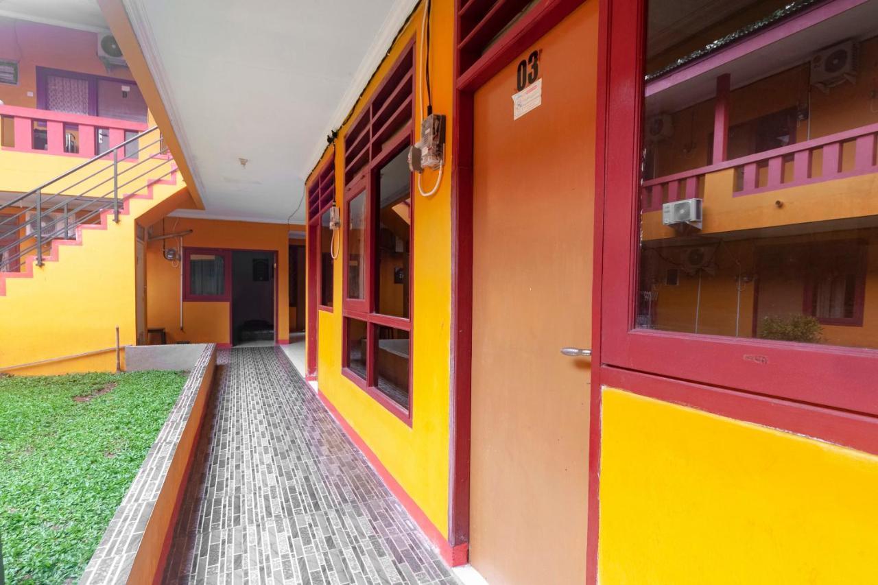 Oyo Life 3034 Taman Melati Hotel Depok Exterior foto