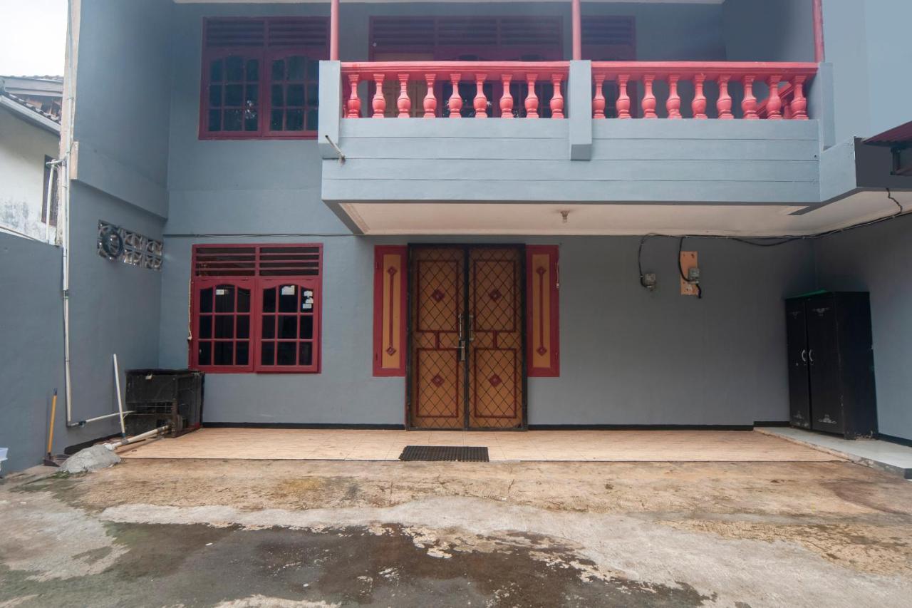 Oyo Life 3034 Taman Melati Hotel Depok Exterior foto