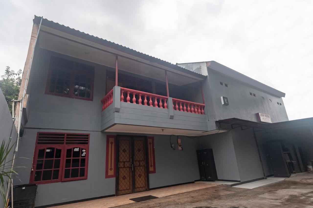 Oyo Life 3034 Taman Melati Hotel Depok Exterior foto